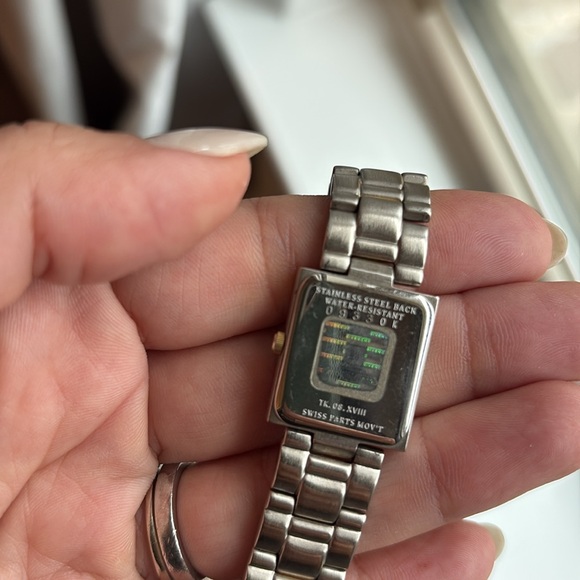 Givenchy Watch. - Picture 3 of 5